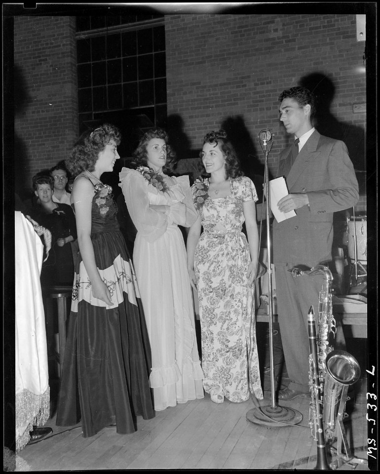 Announcing the queen and her attendants of the Fourth of July celebration on this city, center of Utah Coal Mining... - NARA - 540474