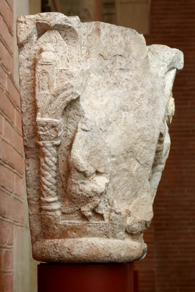 Anonyme toulousain - Fragment de chapiteau de colonnes jumelles appliquées , La Guérison de la fille de la cananéene - Musée des Augustins - ME 113 (3)