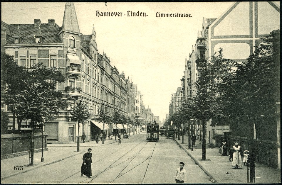 Anonymer Fotograf PC 0673 Hannover-Linden. Limmerstrasse. Bildseite Blick von der Höhe Velvetstraße Richtung Eckgebäude Pfarrlandstraße und in Richtung Küchengarten