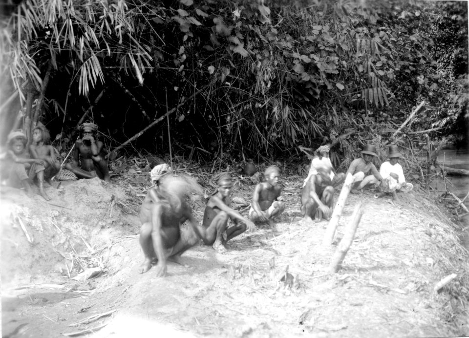 Anropandet av andar. Se text-. Poso, Peleng, Banggaai, Sulawesi. Indonesien - SMVK - 010852b