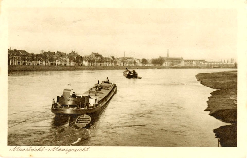 Ansichtkaart gezicht op de Maas in Maastricht