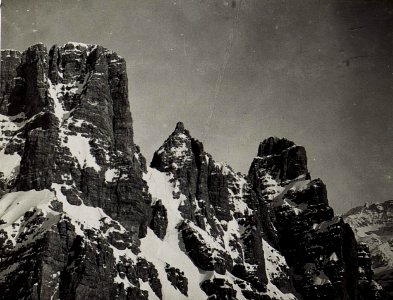 Anssicht von der Fanesscharte, eigene Stellung auf Monte Cavallo, Fanessattel und die zwei Fanestürme. (BildID 15578500)