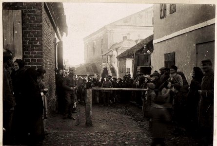 Anstellen nach Mehl in Wladmir Wolinsky (BildID 15703526)