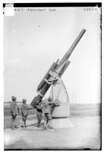 Anti - Aercraft (i.e., aircraft) gun LCCN2014701645