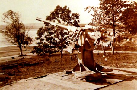 Anti-aircraft gun, U.S. Marine Barracks, Quantico, Virginia, 1918 (30954228552)