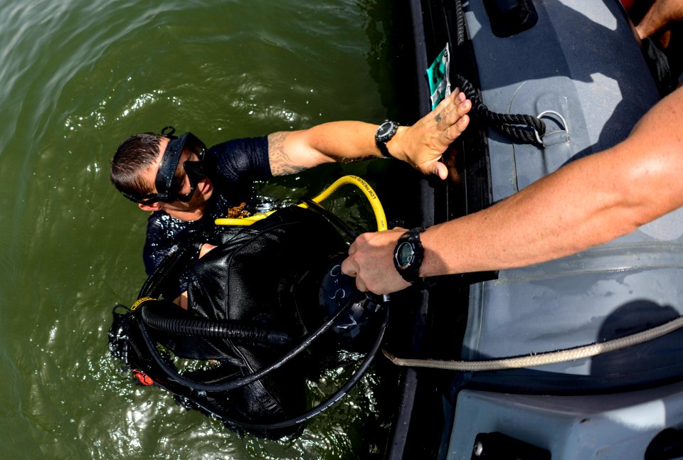 Anti-Terrorism Force Protection Inspection Dive 130709-N-OM642-133