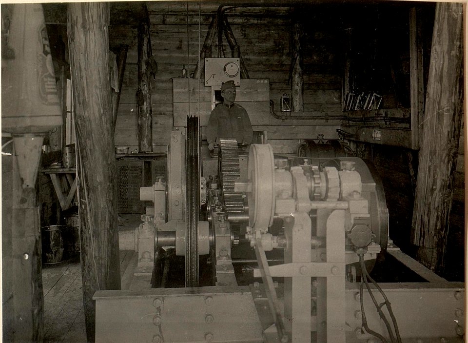 Antriebs Windewerk der Seilbahn Prasnik. Aufgenommen am 22. Mai 1916. (BildID 15476098)
