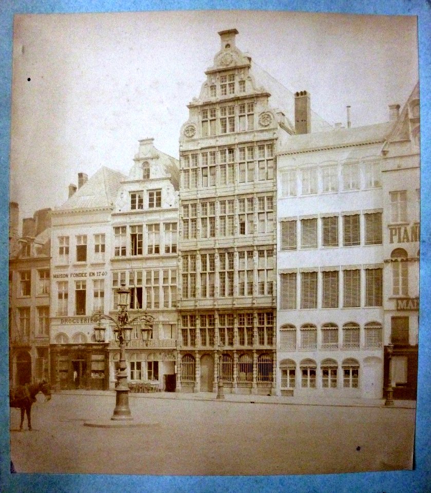 Antwerp. grande place