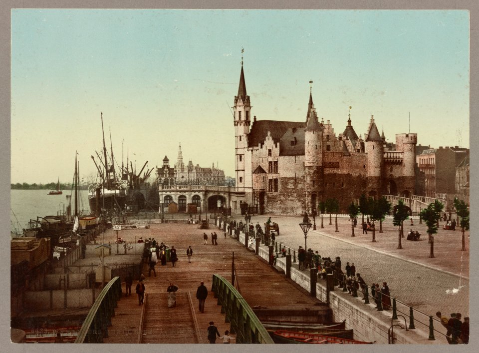Anvers, vue du steen avec le port LCCN92515463