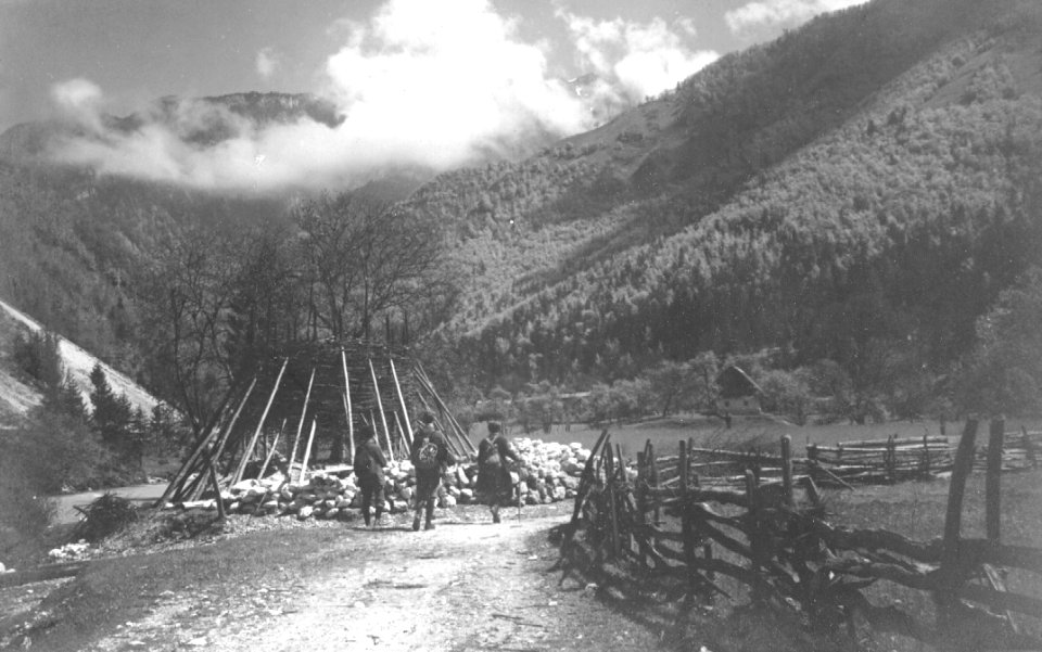 Apnenica, žganje apna v Slovenski Bistrici