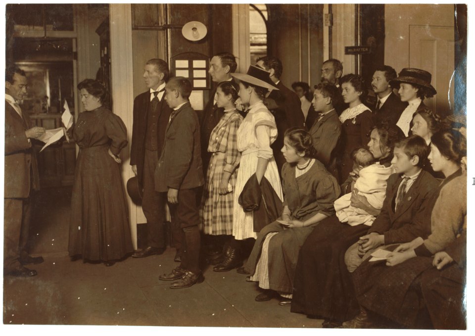 Applicants for working papers at Department of Education Building. LOC cph.3a26049