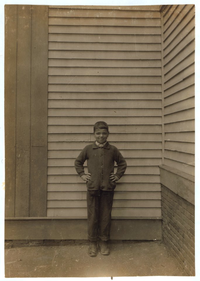 Applying for certificate - Menuel Cabral - Portuguese. 15 years old Oct. 9, 67 Aetna St. Been spinning 1 month Laurel Lake and sweeper 1 month American Linen. Now to be a braider at Estes LOC nclc.05064