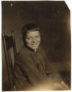 Applying for certificate - Menuel Cabral - Portuguese. 15 years old Oct. 9, 67 Aetna St. Been spinning 1 month Laurel Lake and sweeper 1 month American Linen. Now to be a braider at Estes LOC nclc.05066