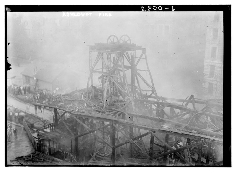 Aqueduct fire LCCN2014693949