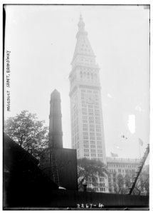 Aqueduct shaft, Broadway LCCN2014689562