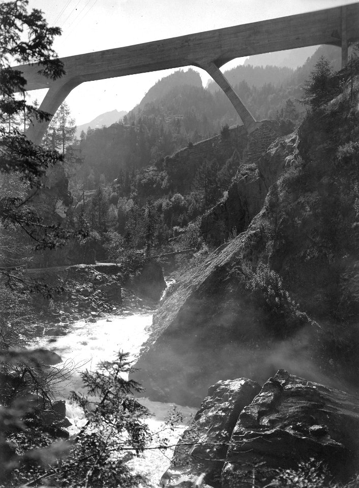Aquädukt über die Eau Noire in Châtelard