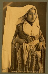 Arabe abitent les cédres du mont liban - Dumas. LCCN2004670416