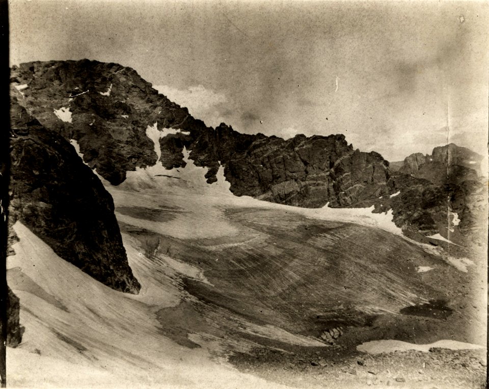 Arapaho glacier from South Rim, 1904