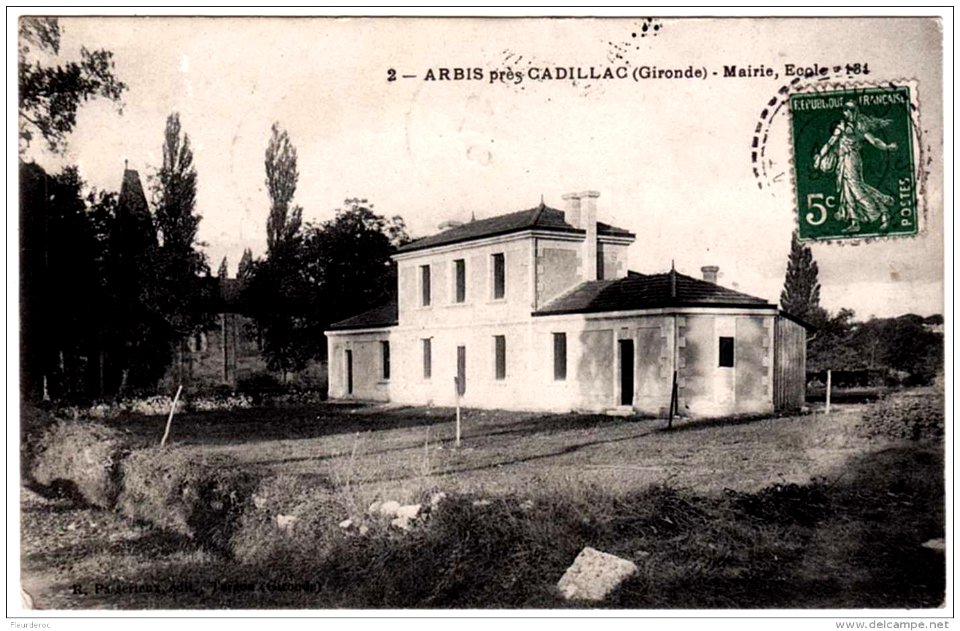 Arbis - Mairie- écoles-église 1