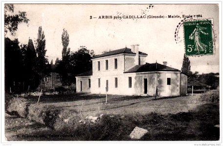 Arbis - Mairie- écoles-église 1