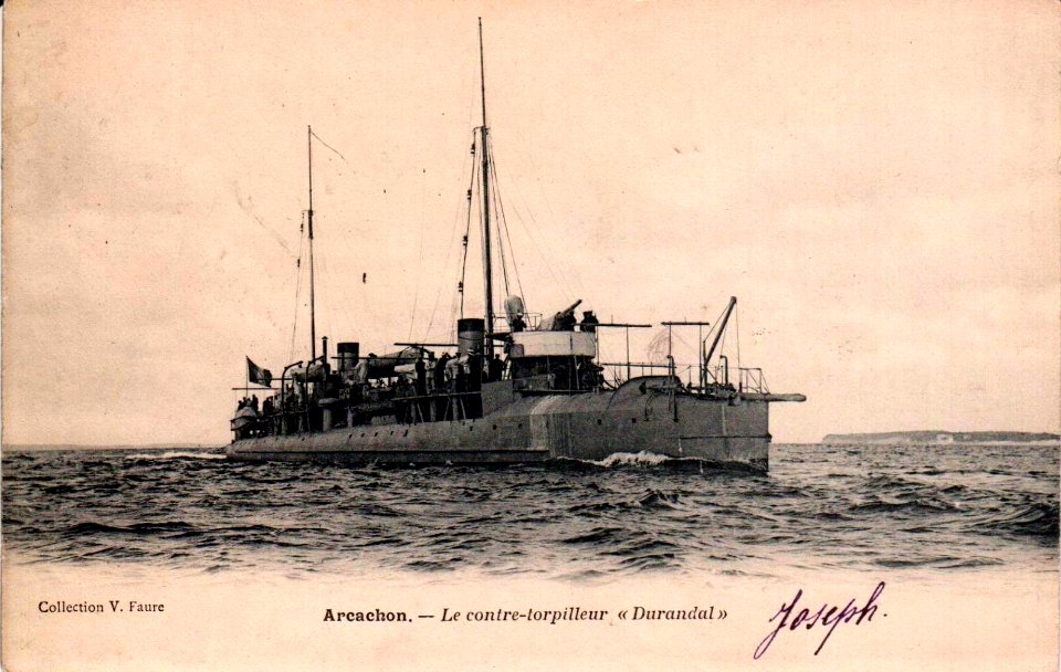 Arcachon - Bassin navire de guerre 2