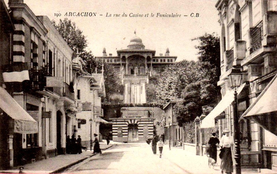 Arcachon - rue du Casino 7