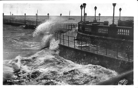 Arcachon-Place Thiers-Effet de Mer