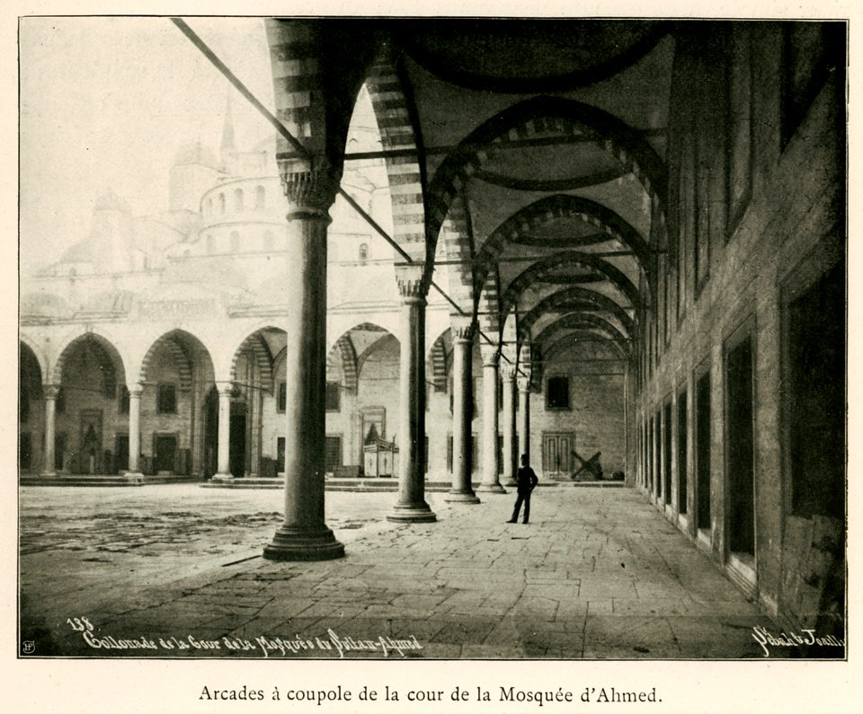Arcades à coupole de la cour de la Mosqué d'Ahmed - Barth Hermann - 1913