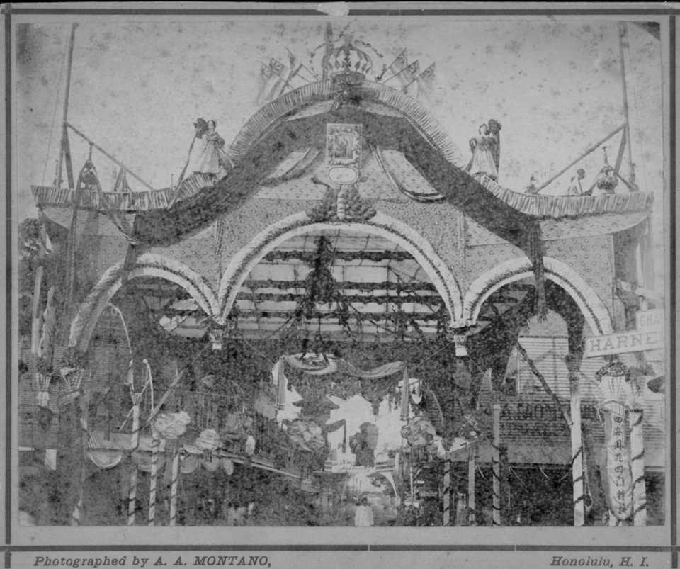Arch welcoming King Kalakaua home from trip around the world, photograph by A. A. Montano (PP-36-10-008)