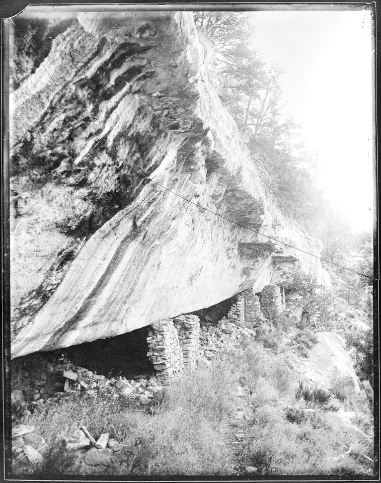 Archaeology of Southwestern U.S., Cliff dwelling - NARA - 523842