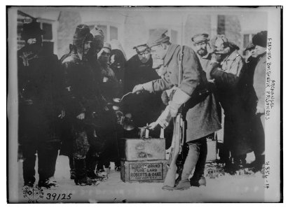 Archangel, feeding Bolshevik prisoners LCCN2014708552