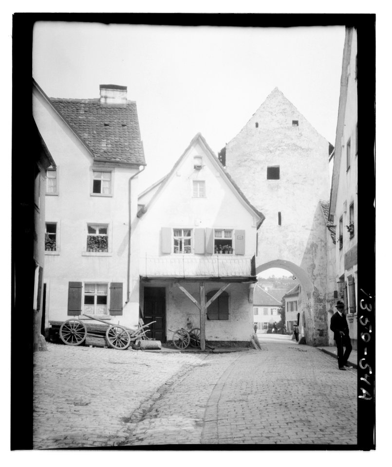Arched cobblestone street between Bayreuth and Nuremberg LCCN2014707255