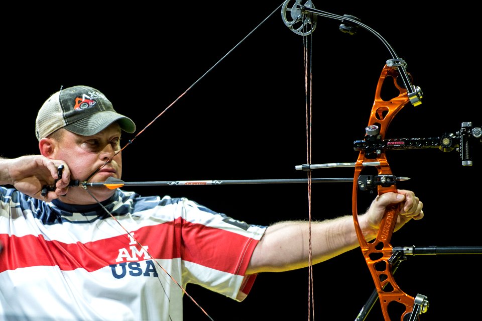 Archery at Invictus Games 140912-N-WP746-112