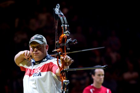 Archery at Invictus Games 140912-N-WP746-538
