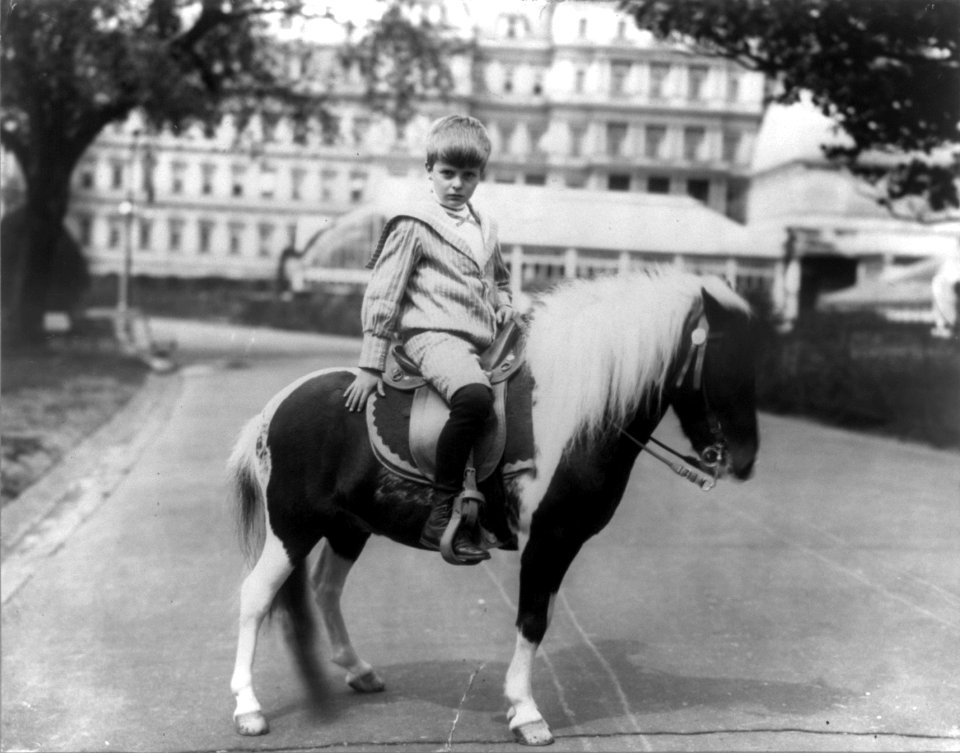 Archie Roosevelt poses with Algonquin 1902