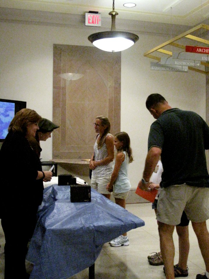 Archives sleepover - 20140802-02-105 (14650852837)
