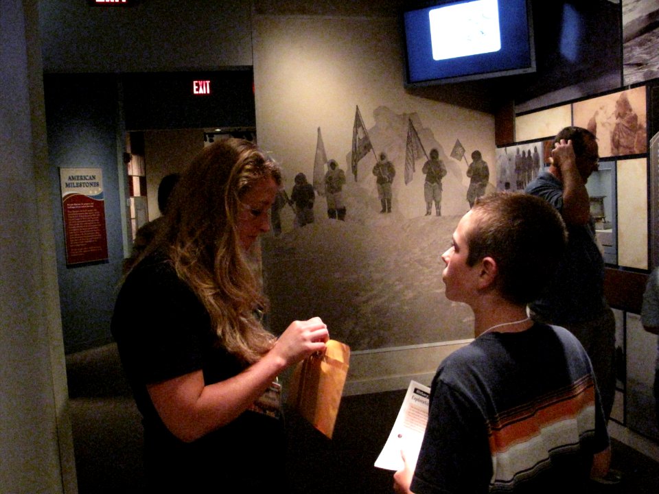 Archives sleepover - 20140802-02-113 (14650852547)