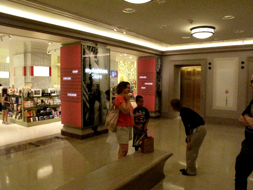 Archives sleepover - 20140802-02-175 (14650848497)