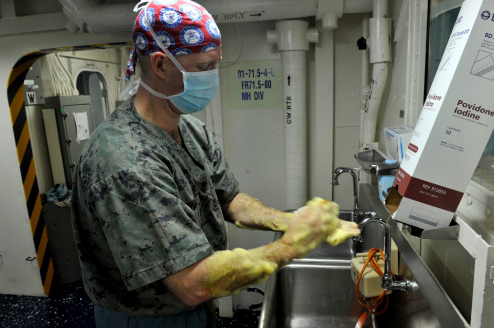 Bataan Amphibious Ready Group, 2014 Deployment 140426-N-AO823-129