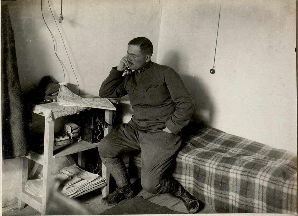 Bataillonskommandanten Wohnung. Aufgenommen am 4.IV.1916. (BildID 15536702)