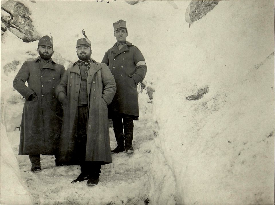 Bataillonskommando desLI-Regiments Nr..27 auf Veliki Lemez. (BildID 15469257)