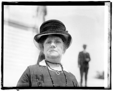Batelle, Mrs. John W. LCCN2016828255