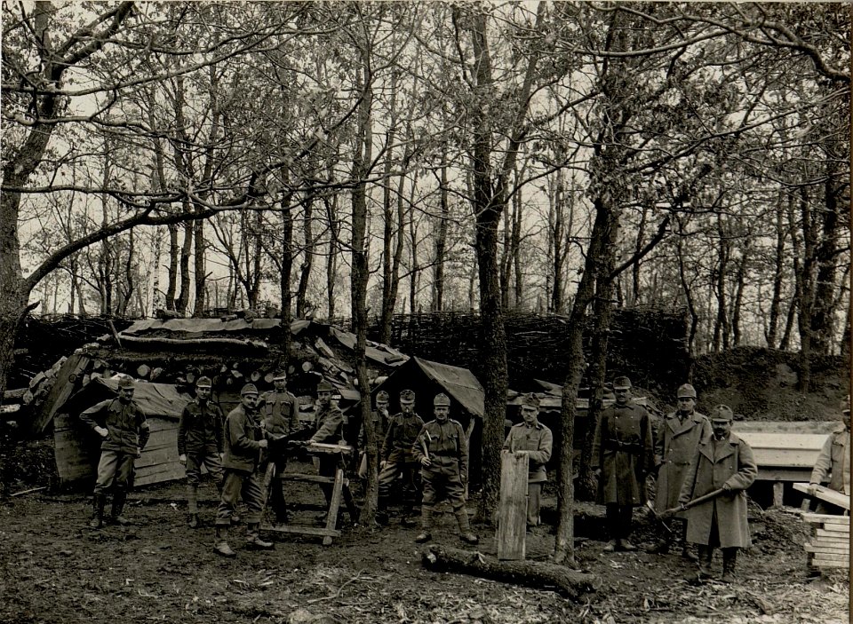 Bataillonskommando. Aufgenommen 24. III. 1916. Inf.Rgt.Nr.5. (BildID 15536296)