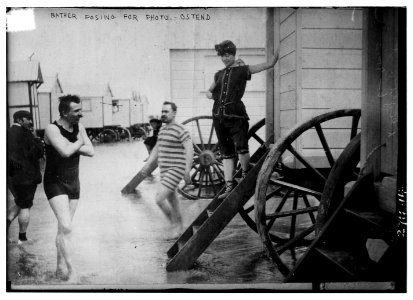 Bather posing for photo - Ostend LCCN2014693159