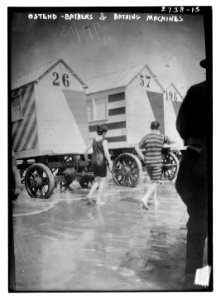 Bathers and Bathing Machines-Ostend LCCN2014693368