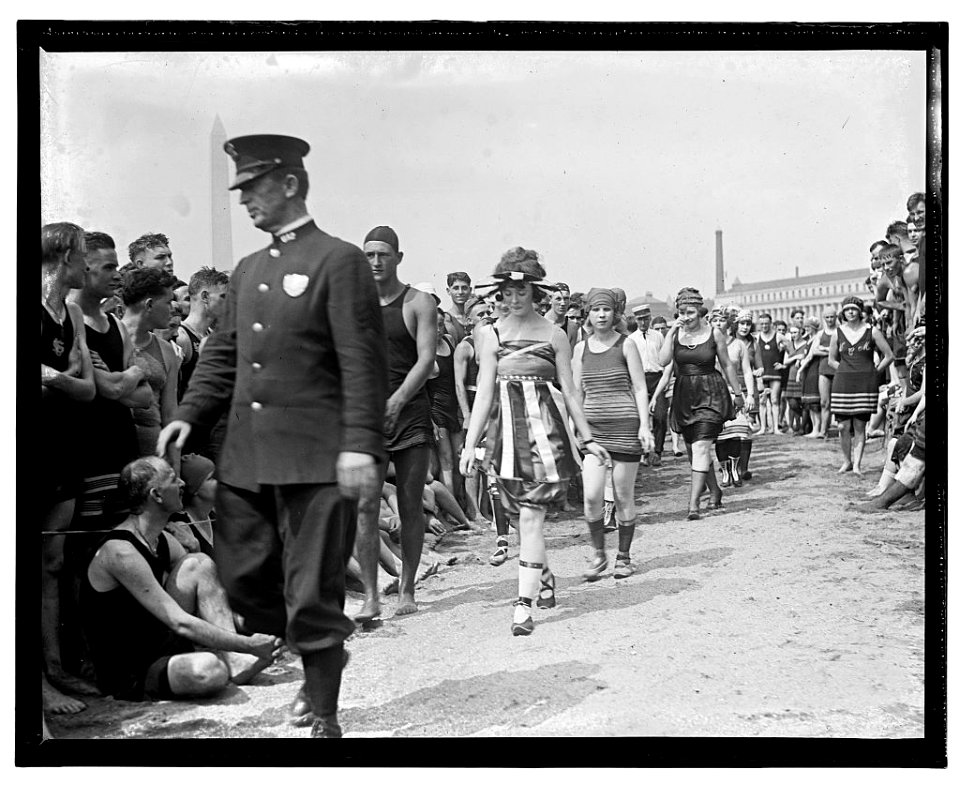 Bathing beach parade, July 26, 1919 LCCN2016844497