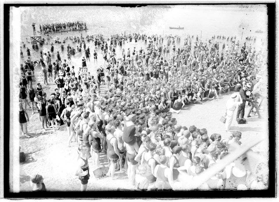 Bathing Beach, (7-31-21) LCCN2016845579