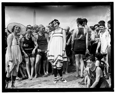 Bathing beach parade, July 26, 1919 LCCN2016844498