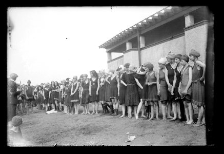 Bathing beauties, ladies swimming meet July 13, 1919 LCCN2016851014