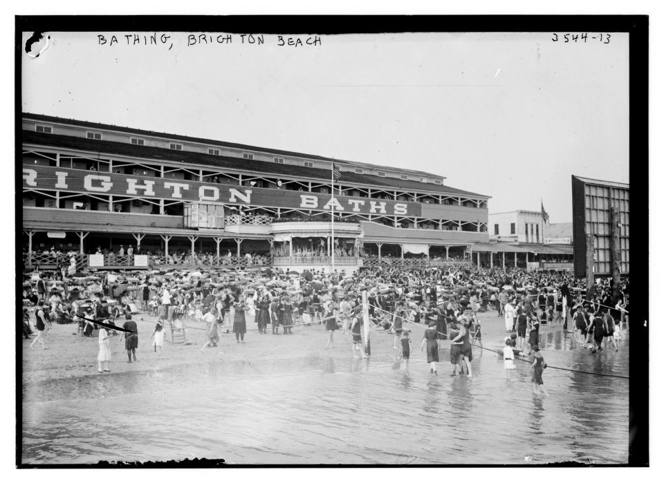 Bathing, Brighton Beach LCCN2014699451